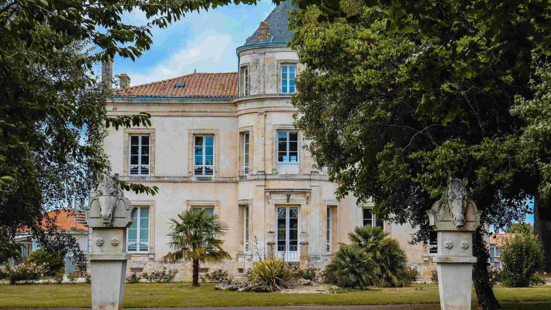 Gite L'Oree Des Buis, Piscine Privatisable Vouillé エクステリア 写真